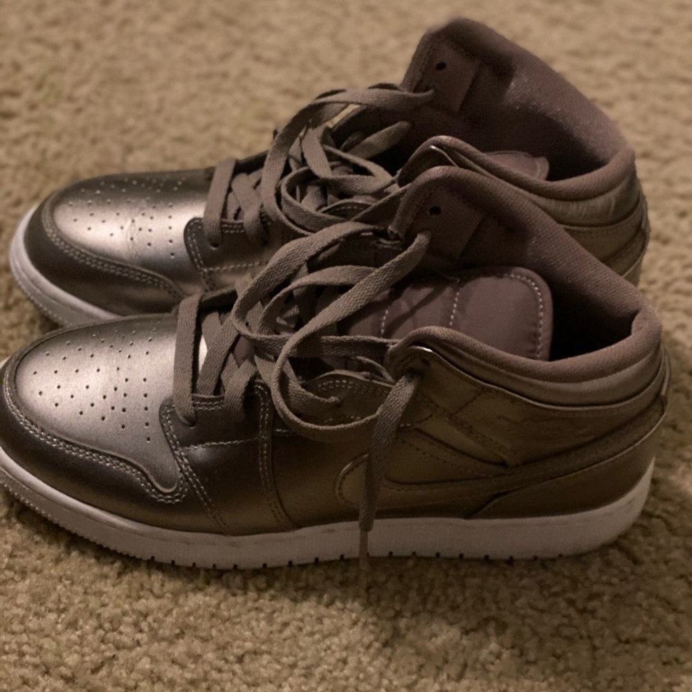 Jordan 1 Mid